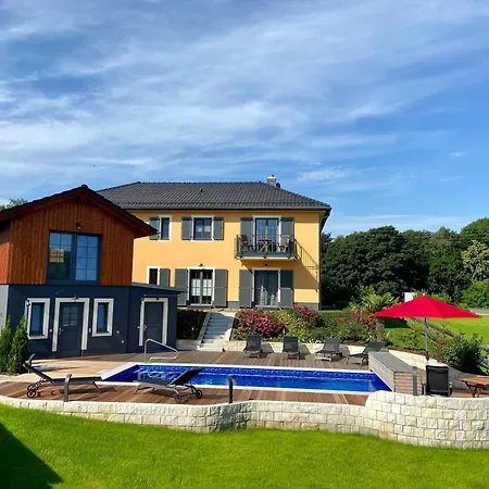 Waltersdorf - Pool & Wellness