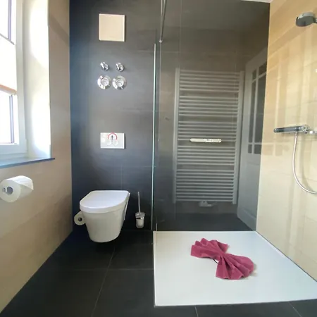 Waltersdorf - Pool & Wellness باد سشاندو